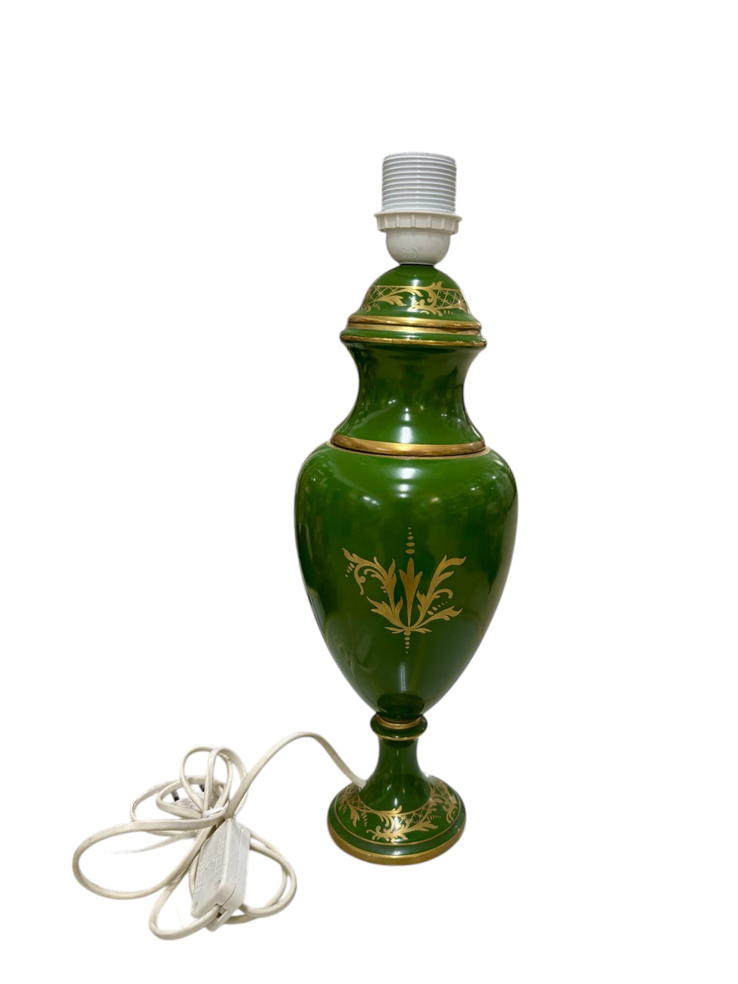Lume Classico in Porcellana Verde con Decorazioni in Oro Zecchino