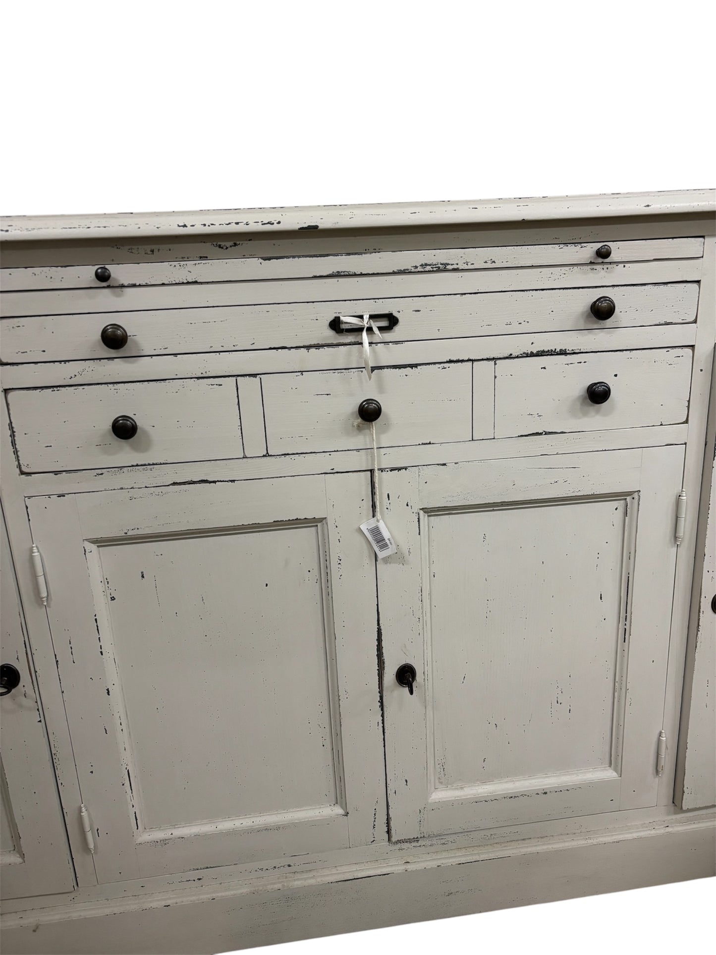 Credenza Alta in Legno Massello Stile Shabby –4 Ante, 3 Cassetti e Mensola Aggiuntiva