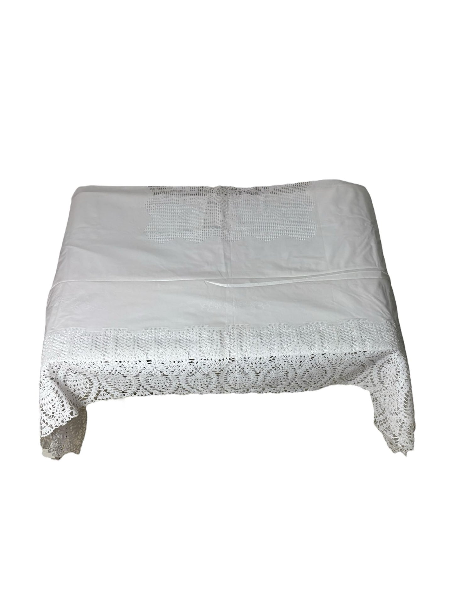 Tovaglia in Plastica con Ricami e Smerli 140x140 cm - Blanc MariClo'