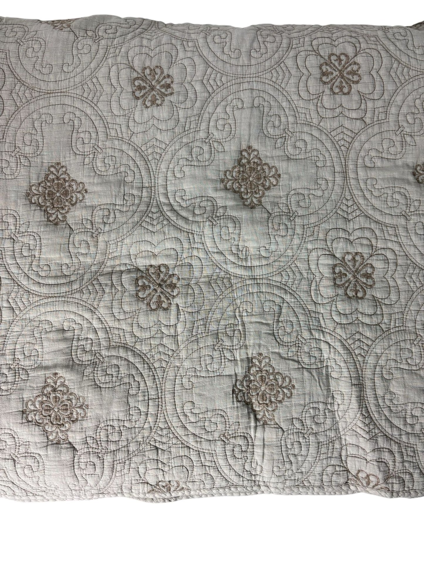 Trapuntino con Decori in Rilievo 245x280 cm – Clayre & Eef