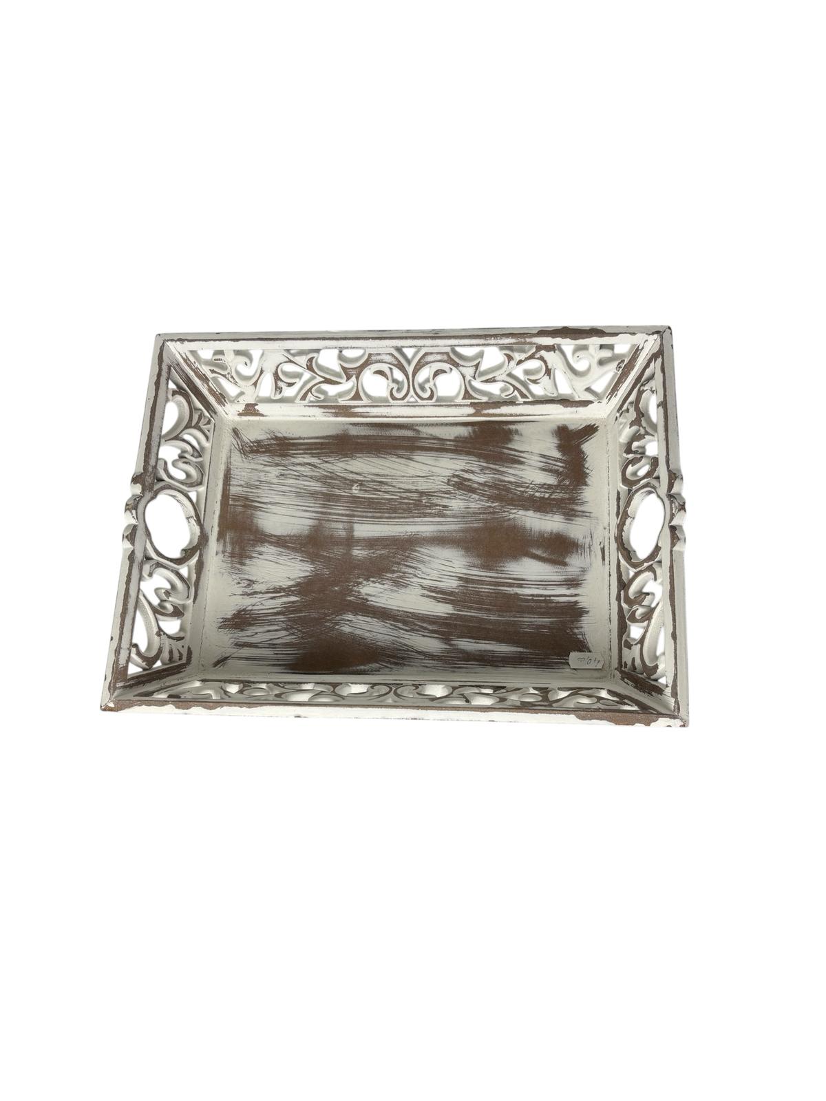Vassoio Bianco con Decori Traforati in Stile Shabby - In Art