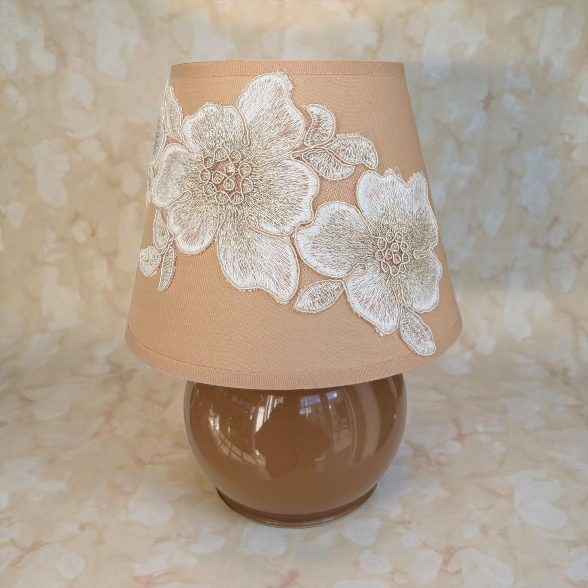 Lampada Elegante con Ricamo Floreale 20 h cm - Fiori di Lena