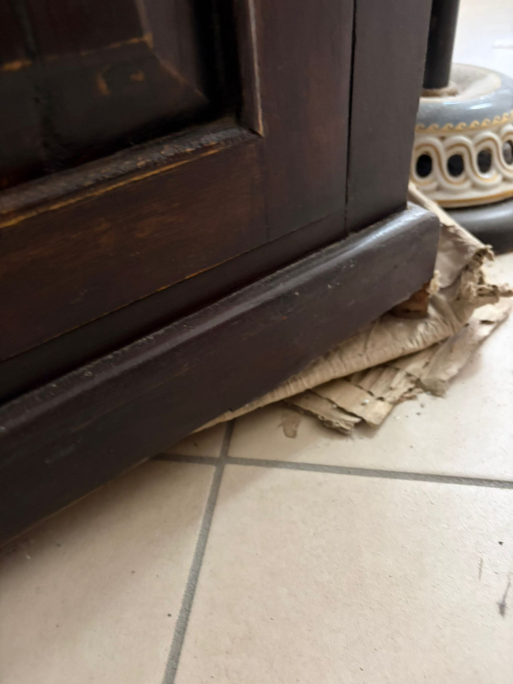 Credenza in Legno Massello di Sheesham con Ante in Vetro 188 h cm– Da Restaurare