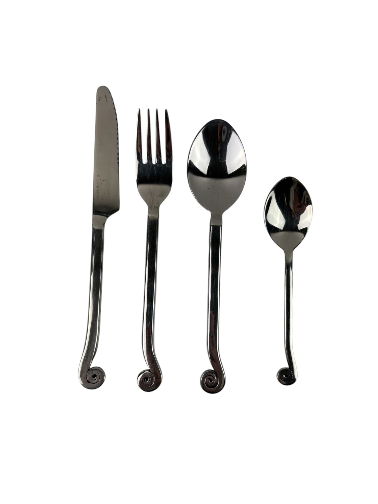 Set di 18 Posate  in Acciaio Inox con Ghirigoro Finale – Le Perle