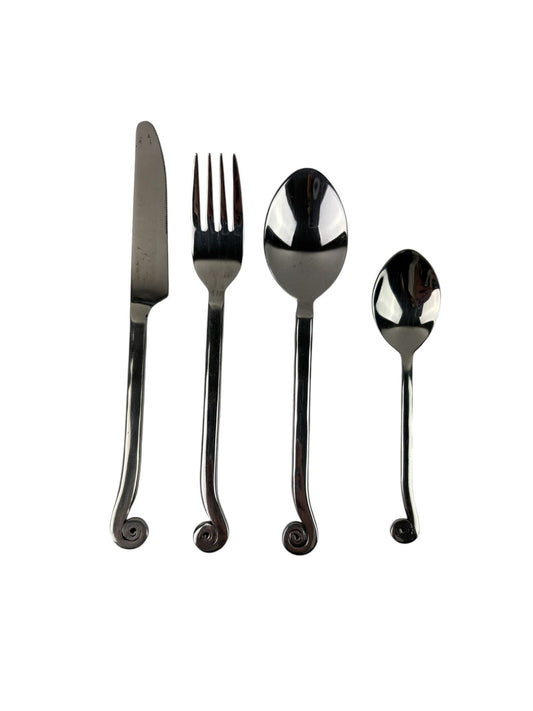 Set di 18 Posate  in Acciaio Inox con Ghirigoro Finale – Le Perle