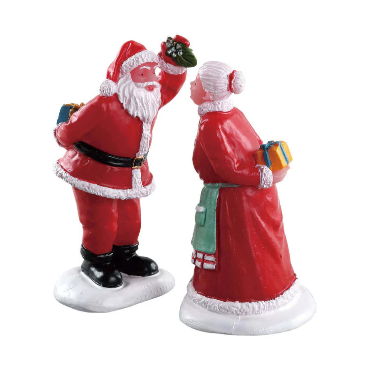 Babbo Natale e Mamma Natale che si Baciano sotto il Vischio - Lemax