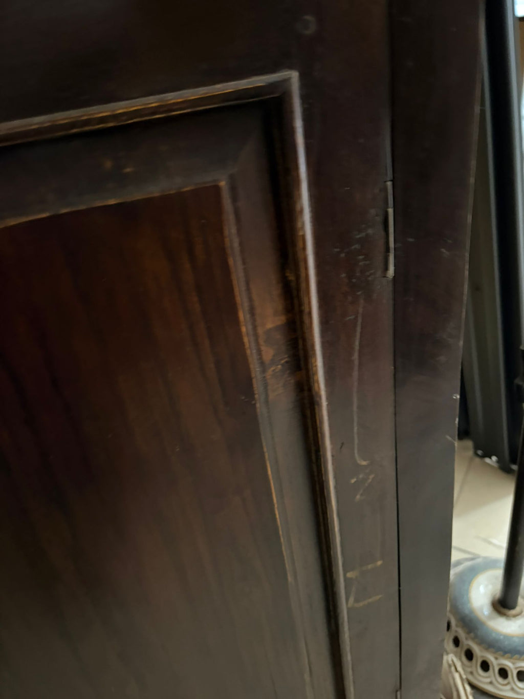 Credenza in Legno Massello di Sheesham con Ante in Vetro 188 h cm– Da Restaurare