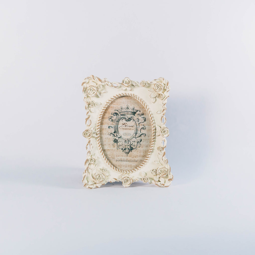 Cornice Roses in Resina