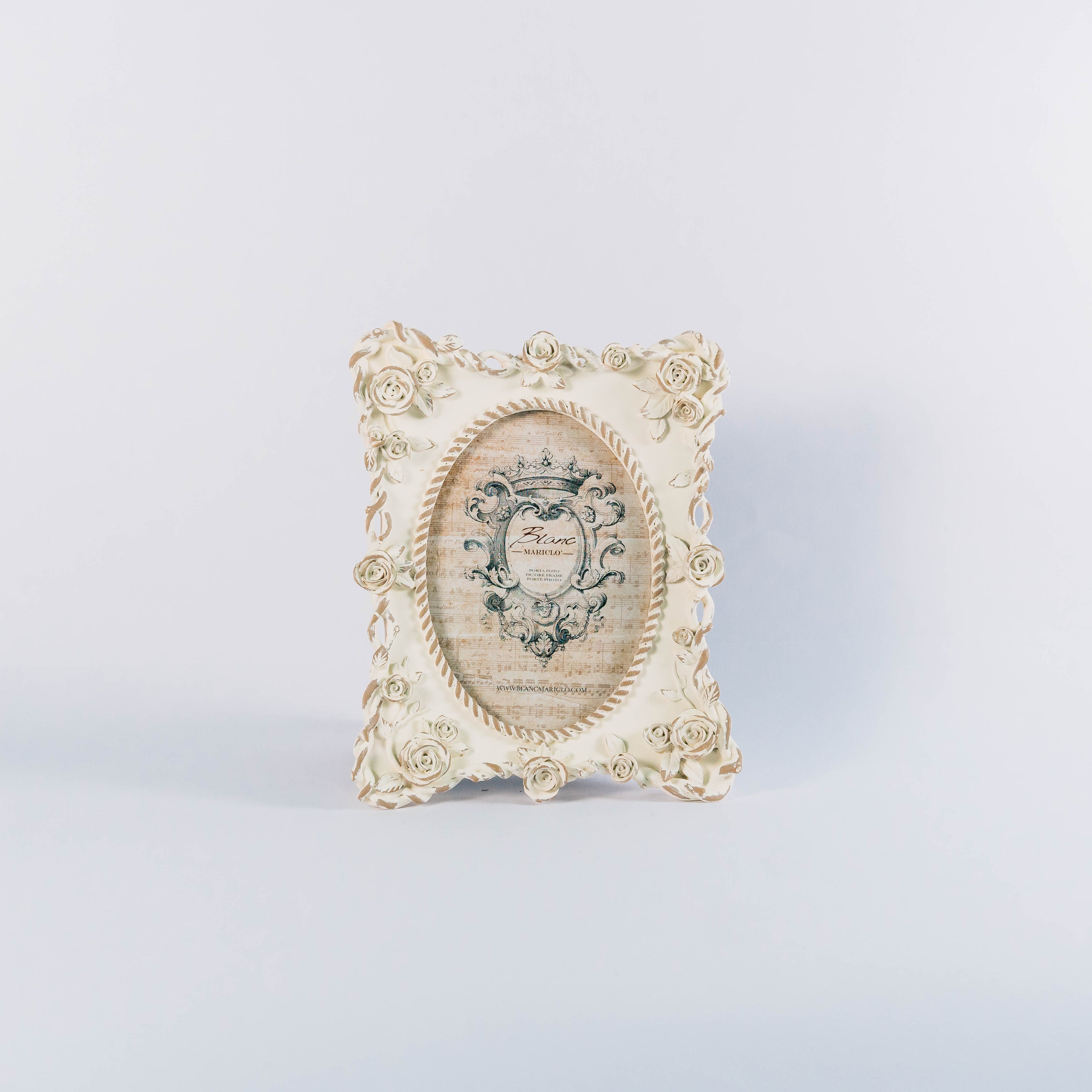 Cornice Roses in Resina