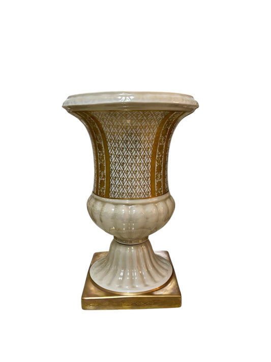 Vaso Capitello in Porcellana con Decorazioni in Oro Zecchino