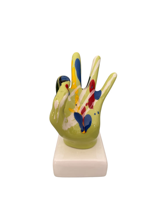 Scultura in Ceramica "Gesto OK" – Amagè