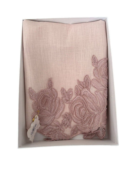 Runner in Lino Rosa con Ricamo 58x30 cm  – Fiori di Lena