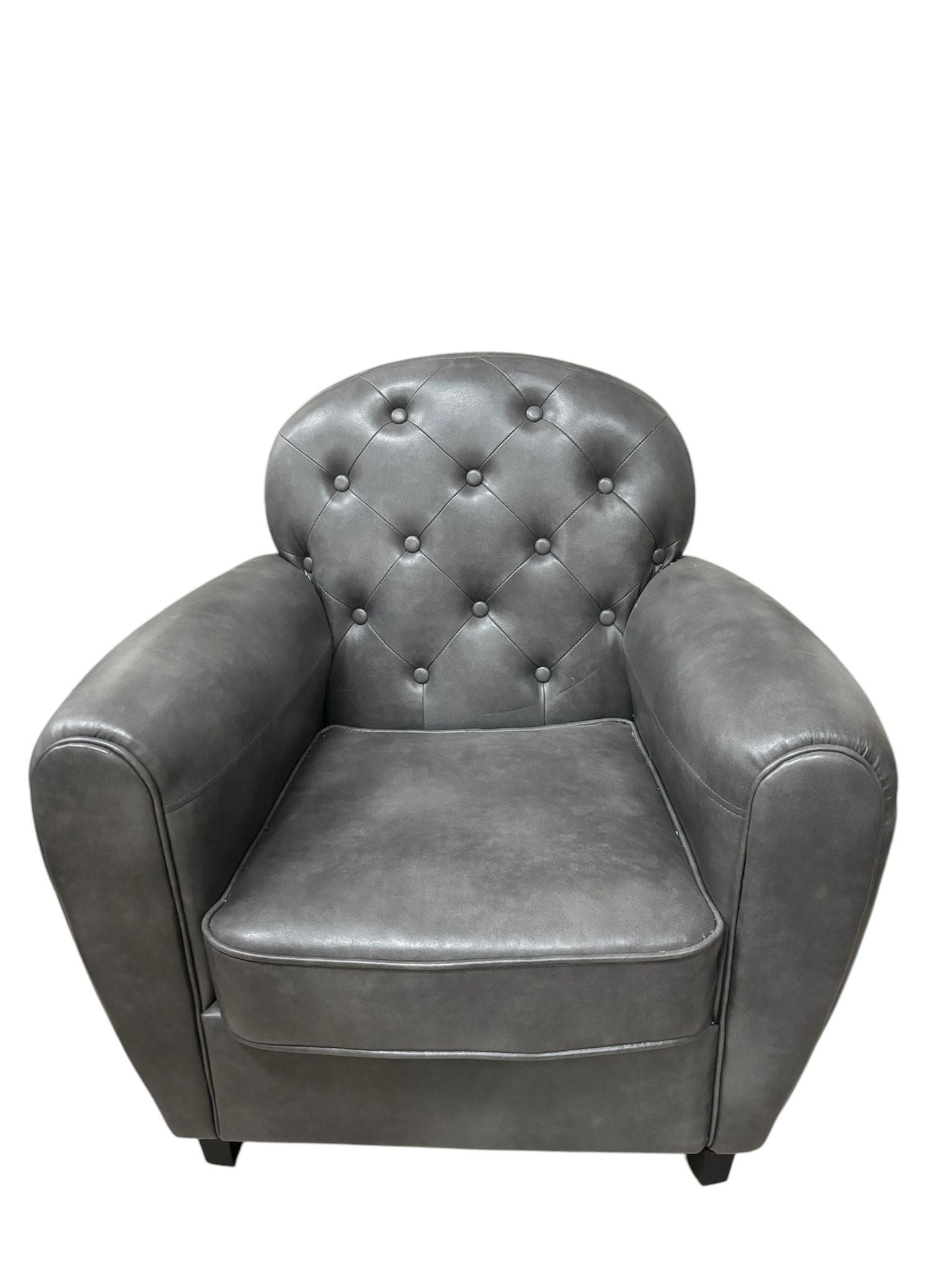 Poltrona Chester in Pelle Grigia con Bottoni – Stile Elegante
