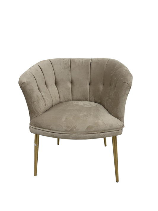 Poltrona in Velluto Beige a Conchiglia con Piedini Oro – In Art
