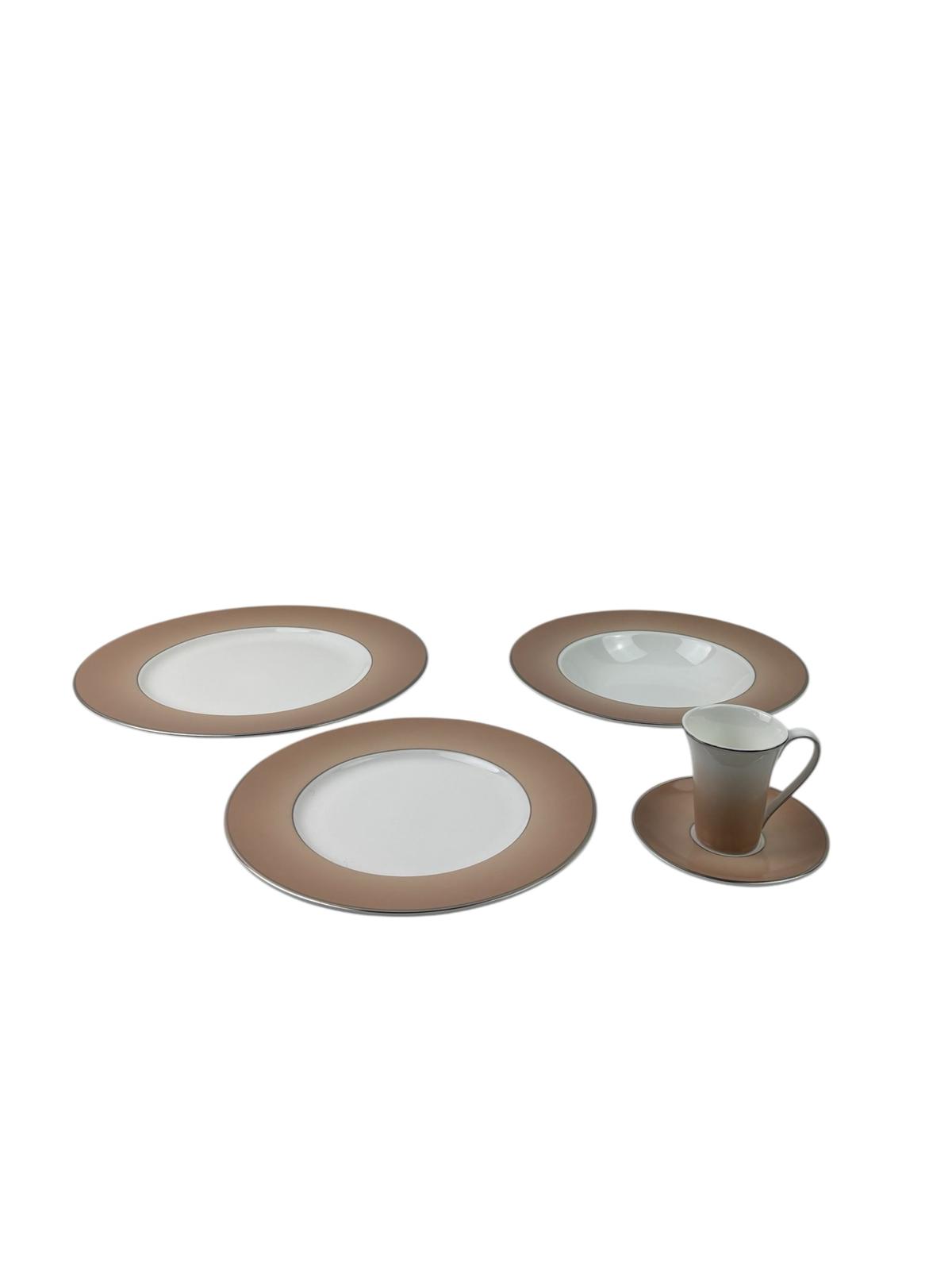 Servizio di Piatti Porcellana Bone China 12 posti "Domitilla" Rosa - Le Perle
