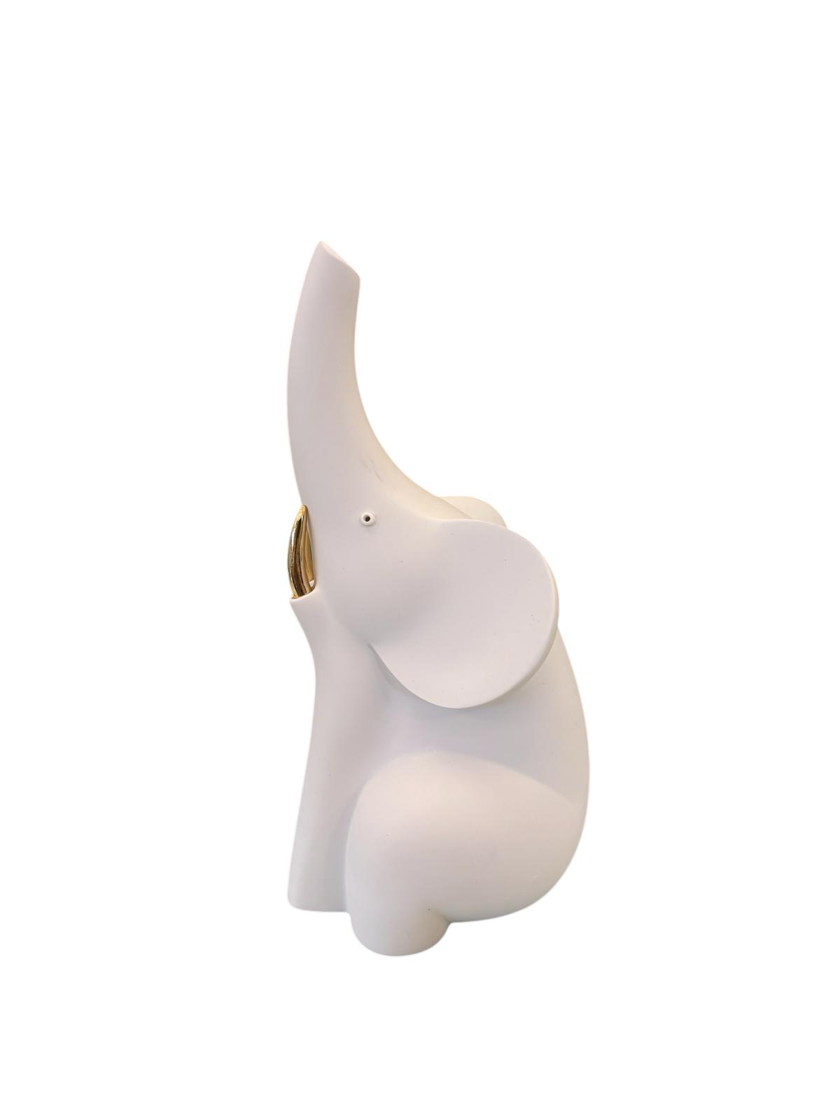 Elefantino in Marmorino Bianco con Zanne in Oro 23 cm  – Bongelli Preziosi