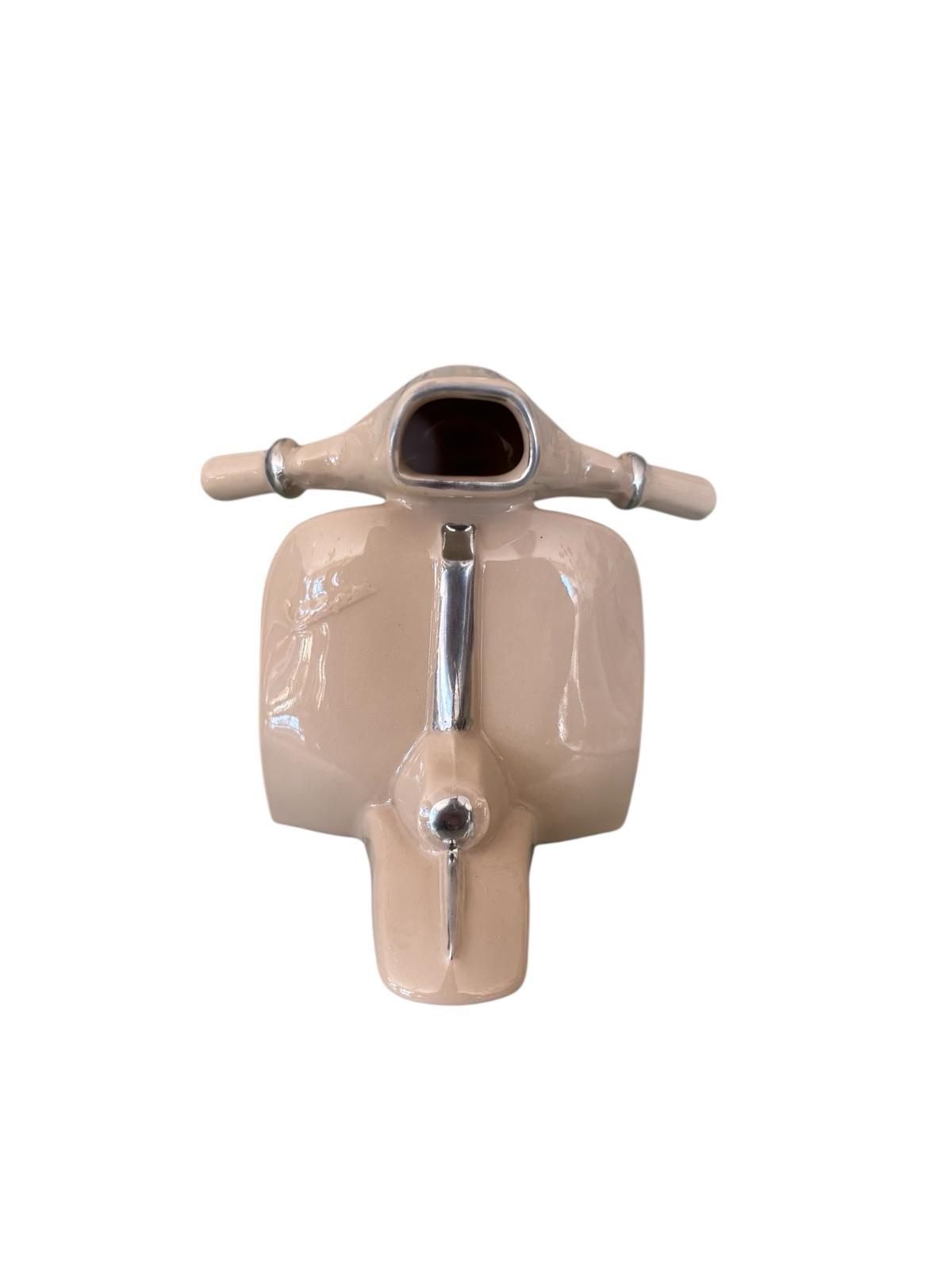 Vespa 50 in Porcellana di Capodimonte – Bomboniera Artigianale