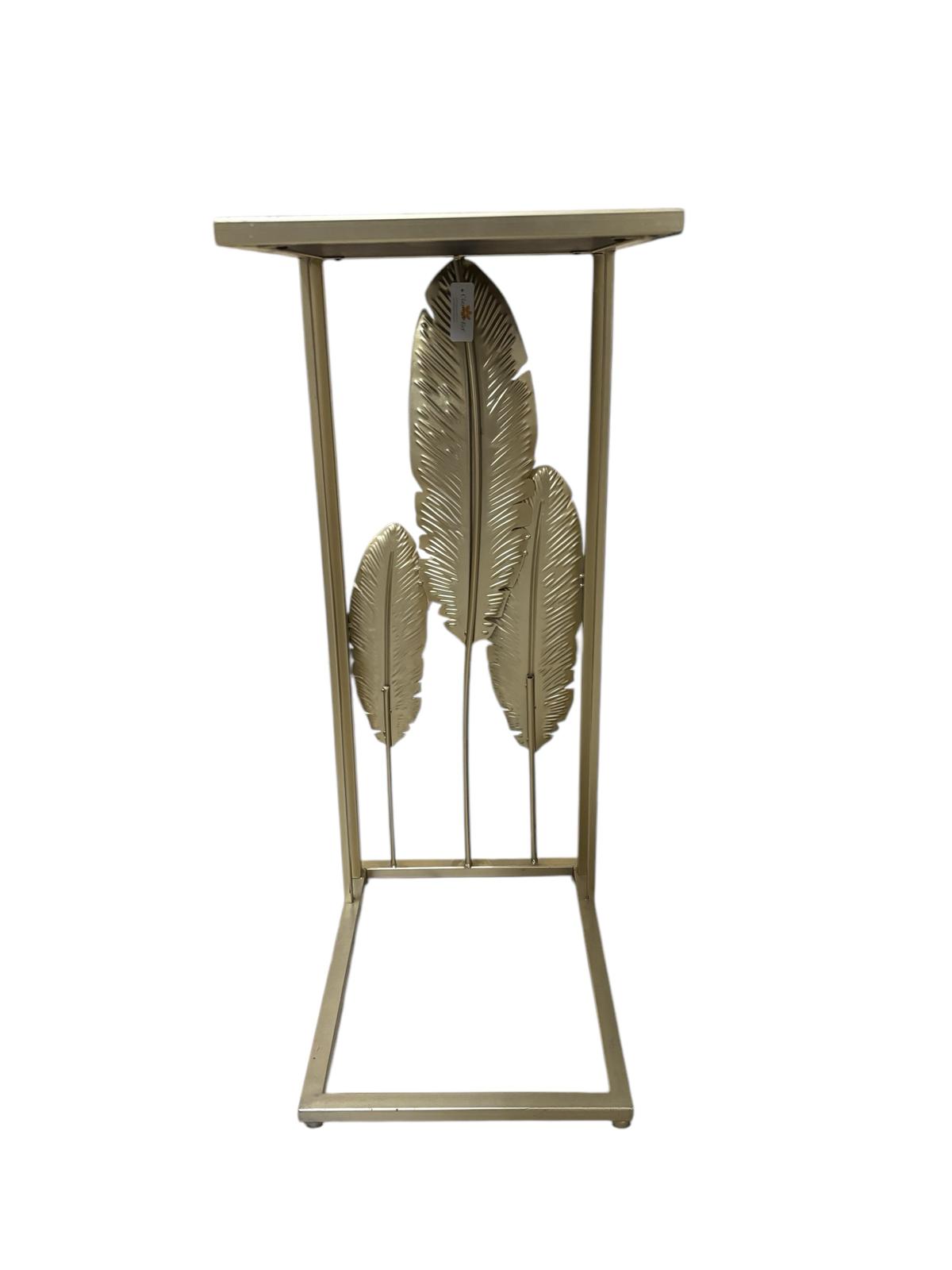 Tavolino in Metallo Oro con Foglie e Piano Specchiato 75 h cm  – Clayre & Eef