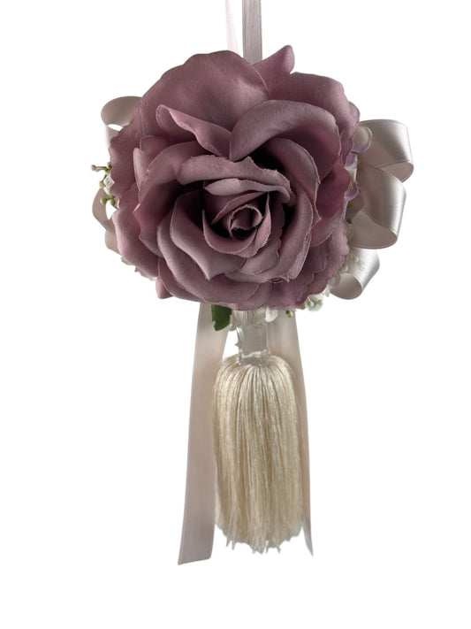 Nappa Decorativa con Rosa Malva e Frange Panna 23 cm – Fiori di Lena