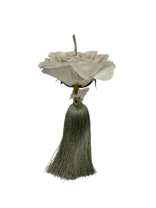 Nappa con Rosa Bianca e Nappa Pendente Verde Salvia 22 cm  - Fiori di Lena