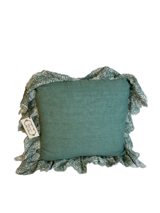 Cuscino in Lino Salvia con Gala Pendenti in Pizzo 40x40 cm  - Chez Moiz