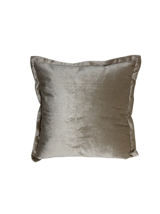 Cuscino in Velluto Beige con Volant Laterali 45x45 cm – Blanc Mariclò