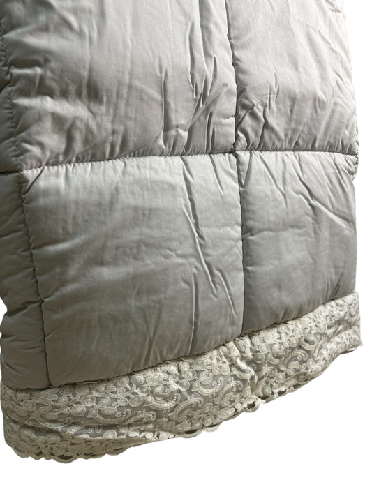 Trapunta Matrimoniale Grigia con Ricamo in Pizzo 270x270 cm  - Officine Tessili