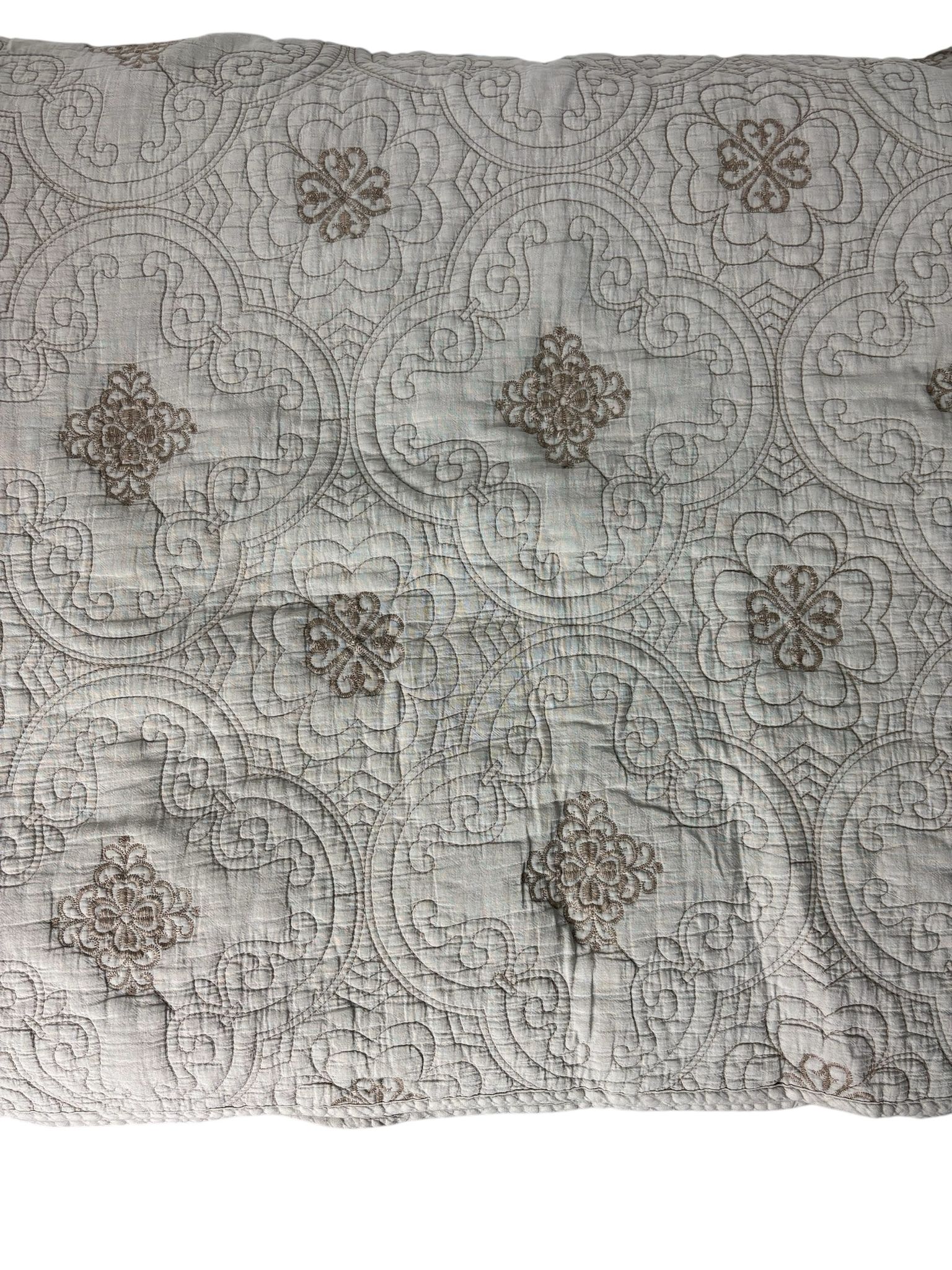 Trapuntino con Decori in Rilievo 245x280 cm  – Clayre & Eef