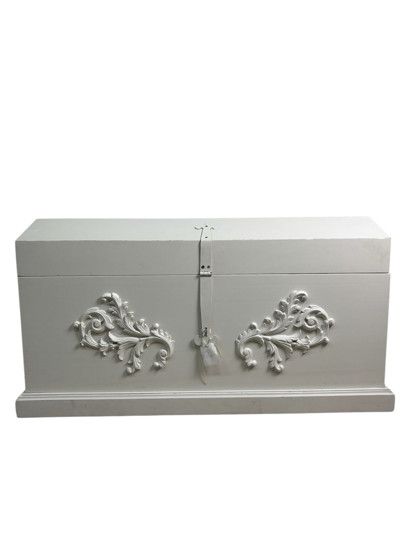 Cassapanca in Legno  Bianco con Decorazioni in Rilievo - L'Arte dei Nacchi