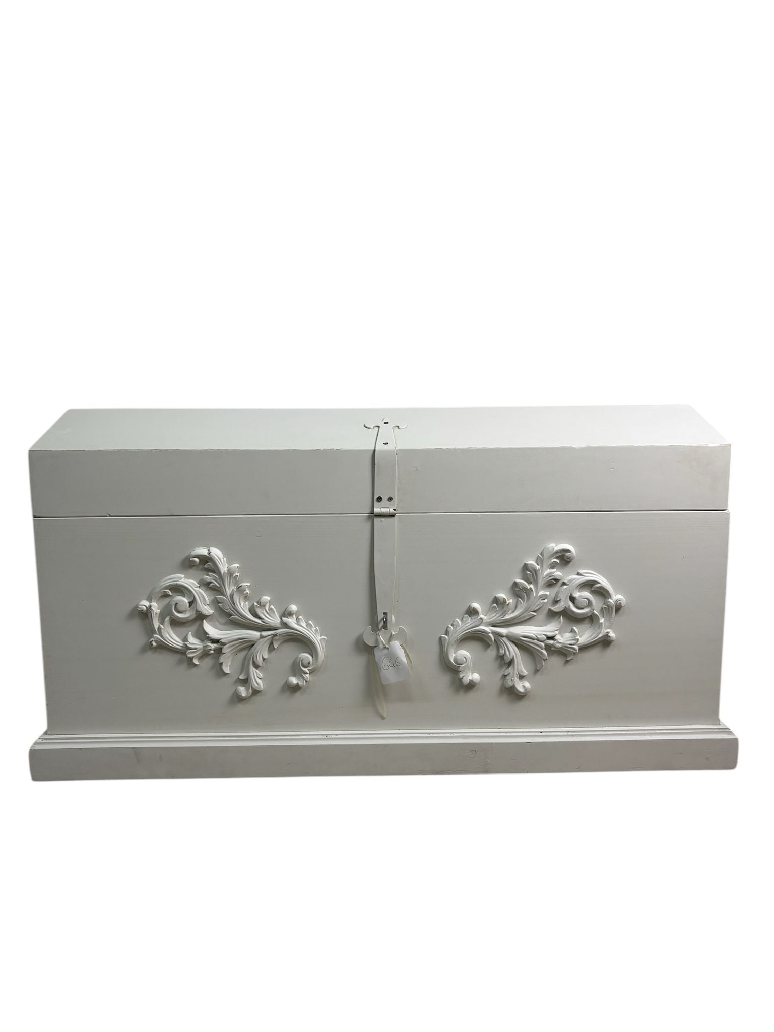 Cassapanca in Legno  Bianco con Decorazioni in Rilievo - L'Arte dei Nacchi