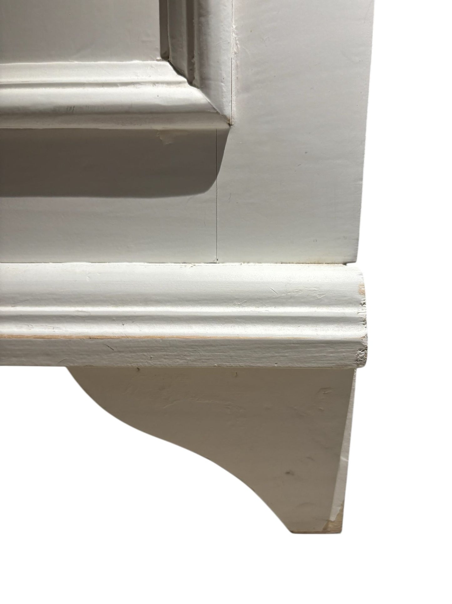 Cassapanca Bianca in Legno con Boiserie e Decorazioni - L'Arte dei Nacchi