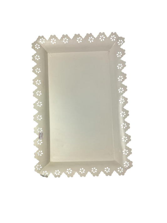 Vassoio Rettangolare in Latta Bianca con Smerli 40x30 cm – Old & New