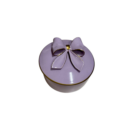 Scatola Tonda Lilla con Fiocco 3D in Ceramica – Dea Capodimonte
