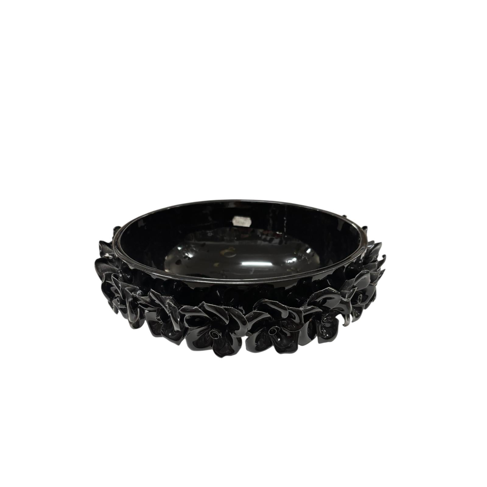 Centrotavola Tondo in Ceramica Nera con Fiori 3D – Sinum Home