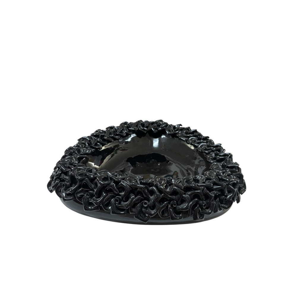 Centrotavola Triangolare in Ceramica Nera con Fiori 3D – Sinum Home
