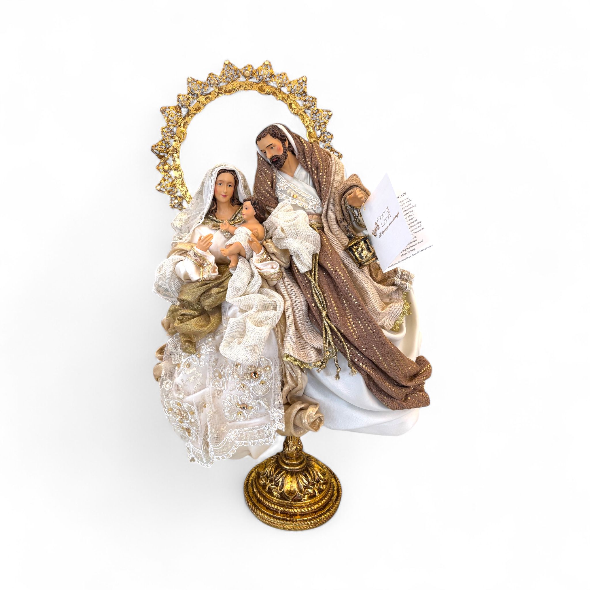 Sacra Famiglia in Resina con Abiti in Tessuto Avorio su Base Oro 36 cm - Fiori di Lena