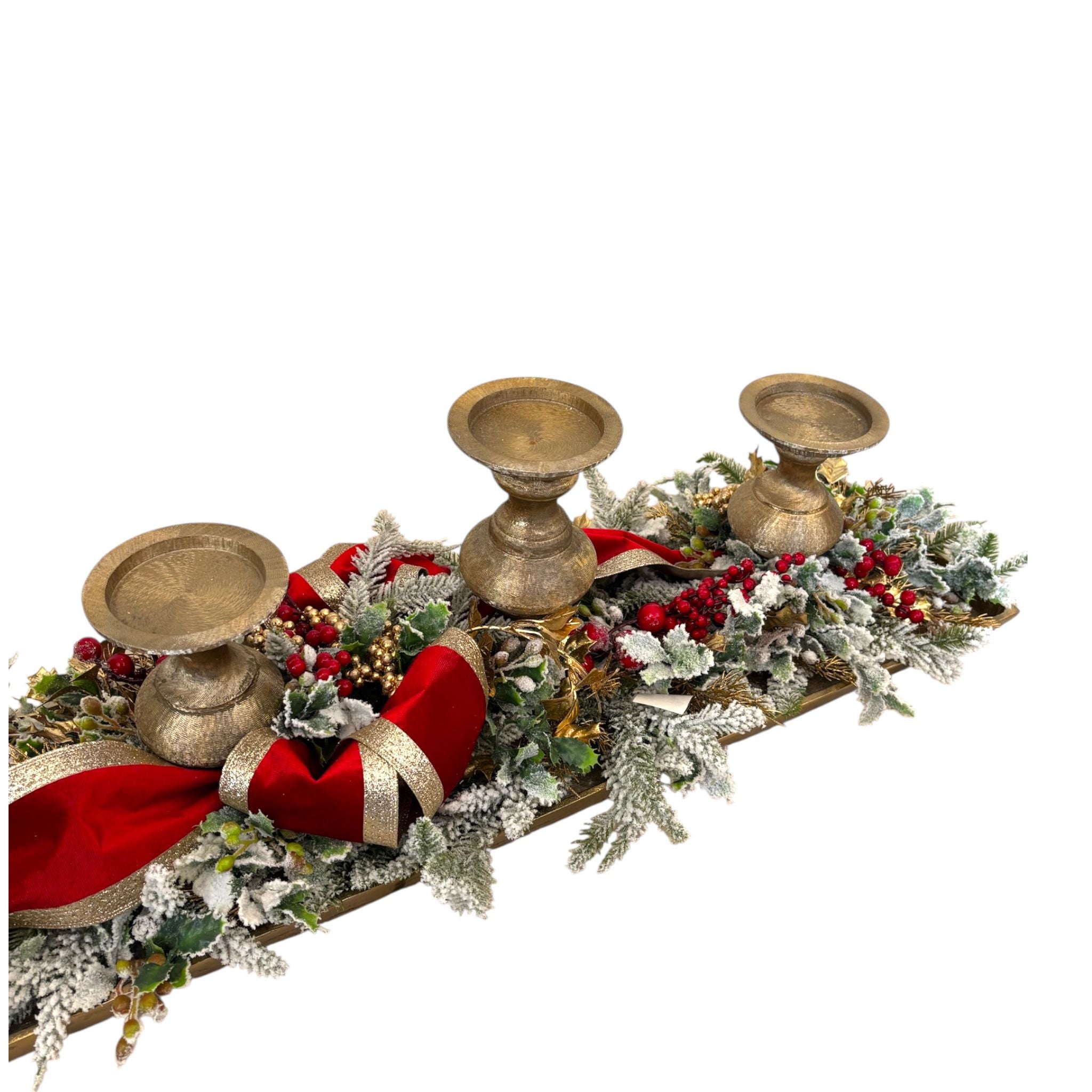 Centrotavola con Porta Candele a 4 Braccia e Nastri Rossi – Fiori di Lena