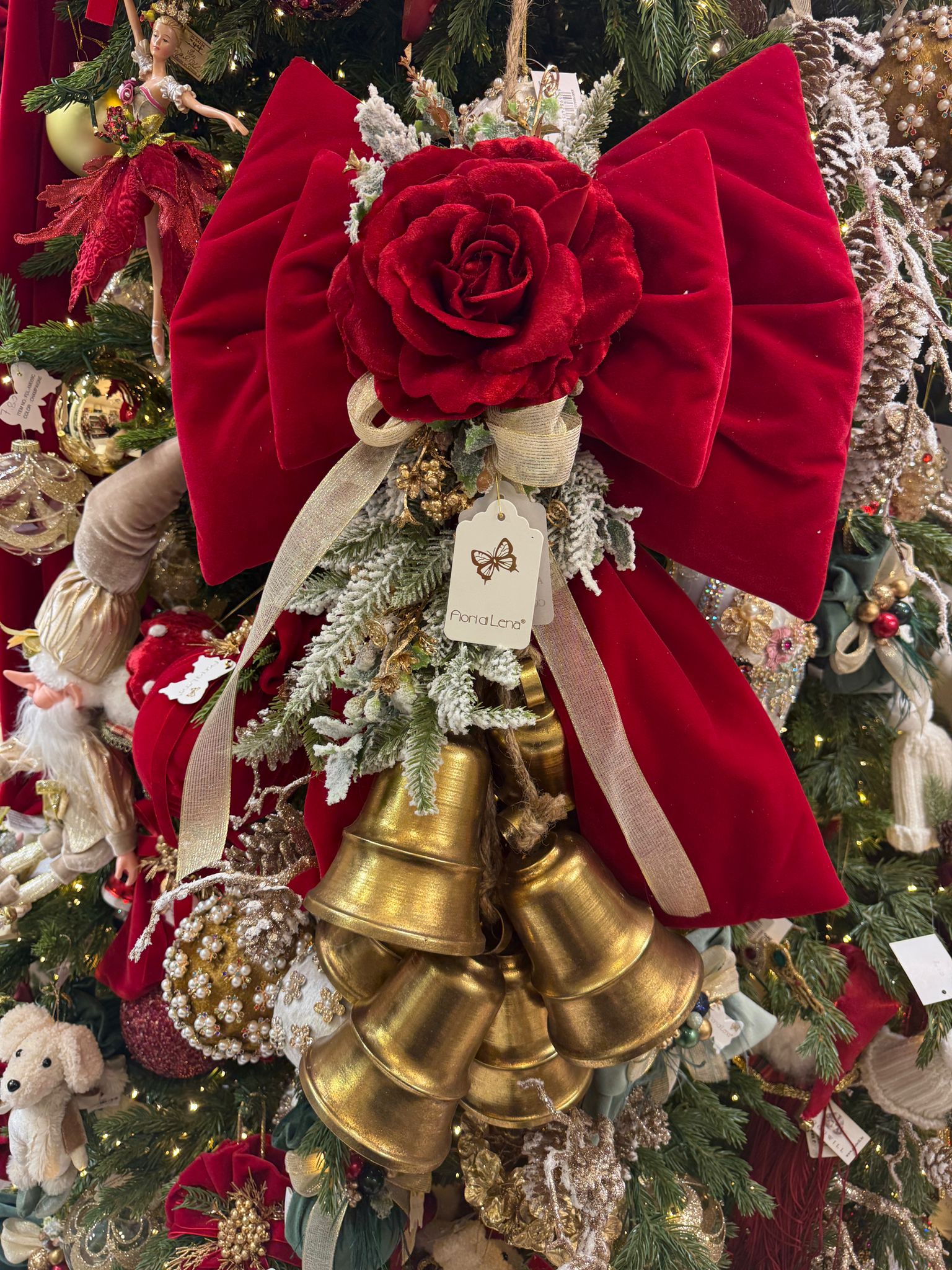 Doppio Fiocco in Velluto Rosso con Rosa Centrale e Campane Oro - Fiori di Lena