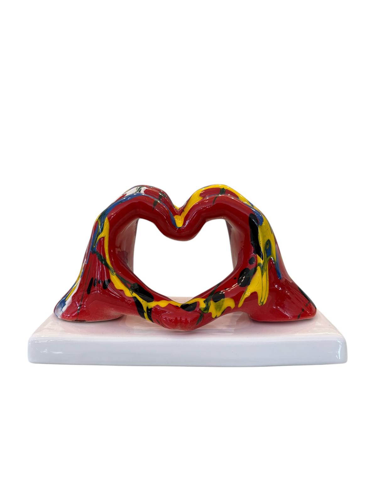Scultura Mani che Formano un Cuore con Tecnica dell'Imbratto – Amagè