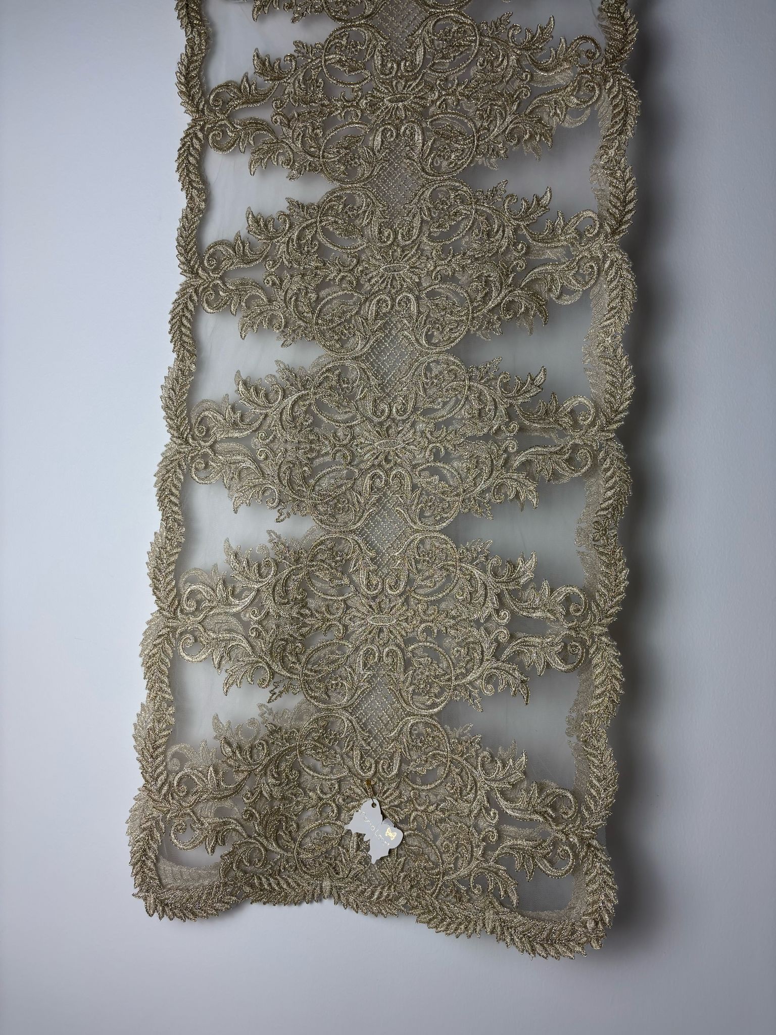 Runner in Pizzo Trasparente Oro con Ricami 44x120 cm - Fiori di Lena