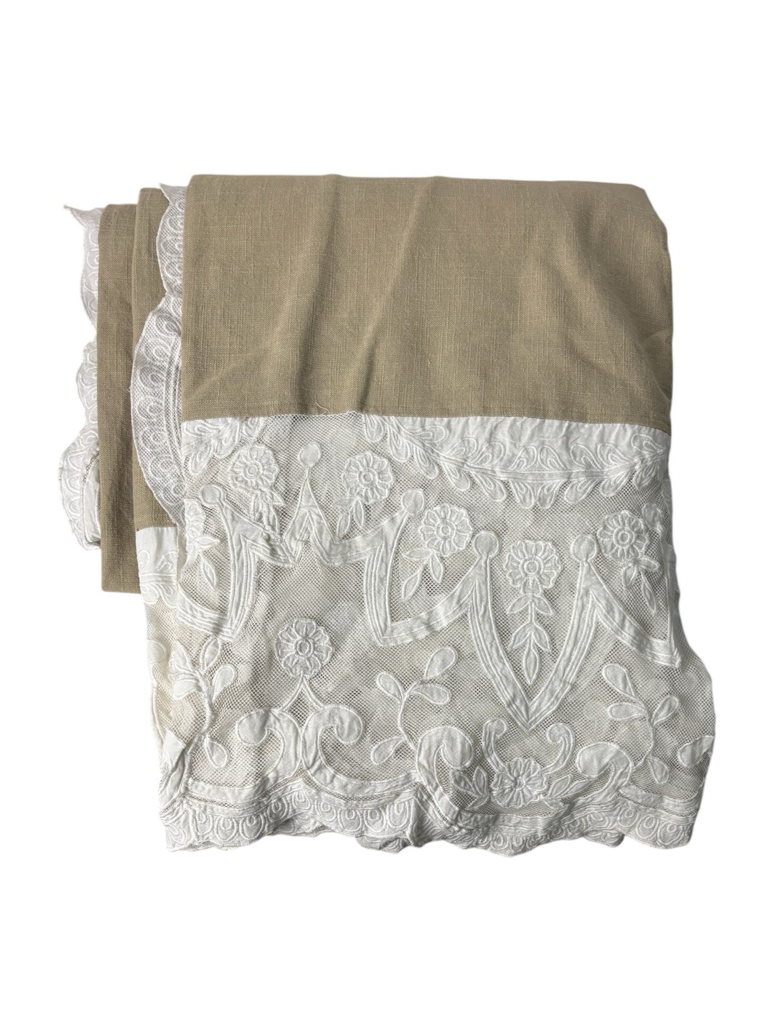 Copritutto in Lino con Balza in Pizzo 250x250 cm -  Blanc Mariclo