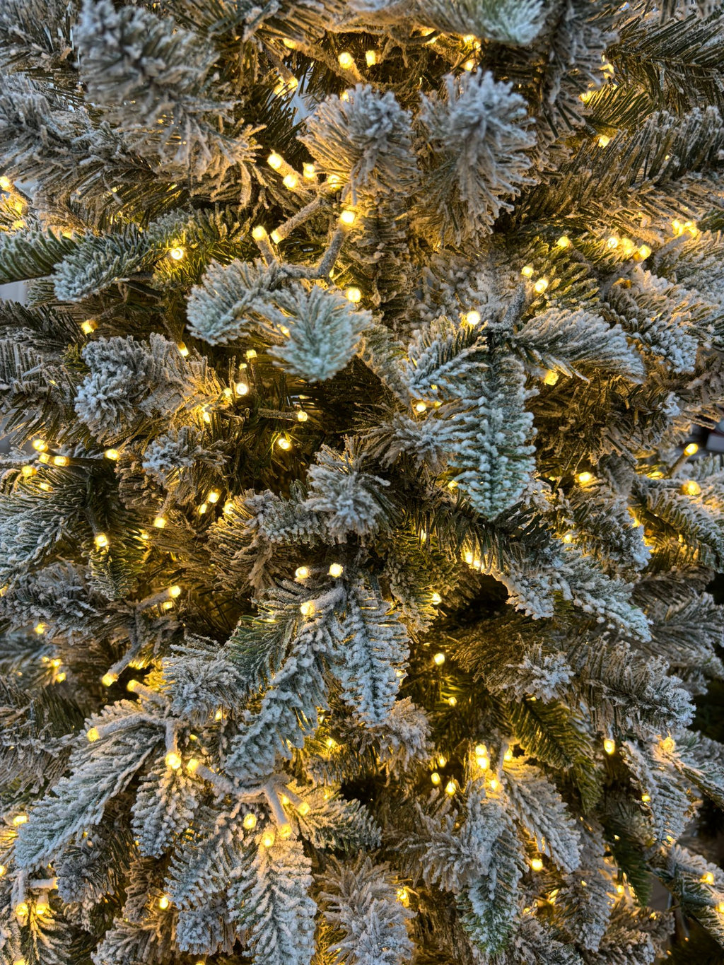 Montecarlo Floccato 240 cm con 350 led - Flora