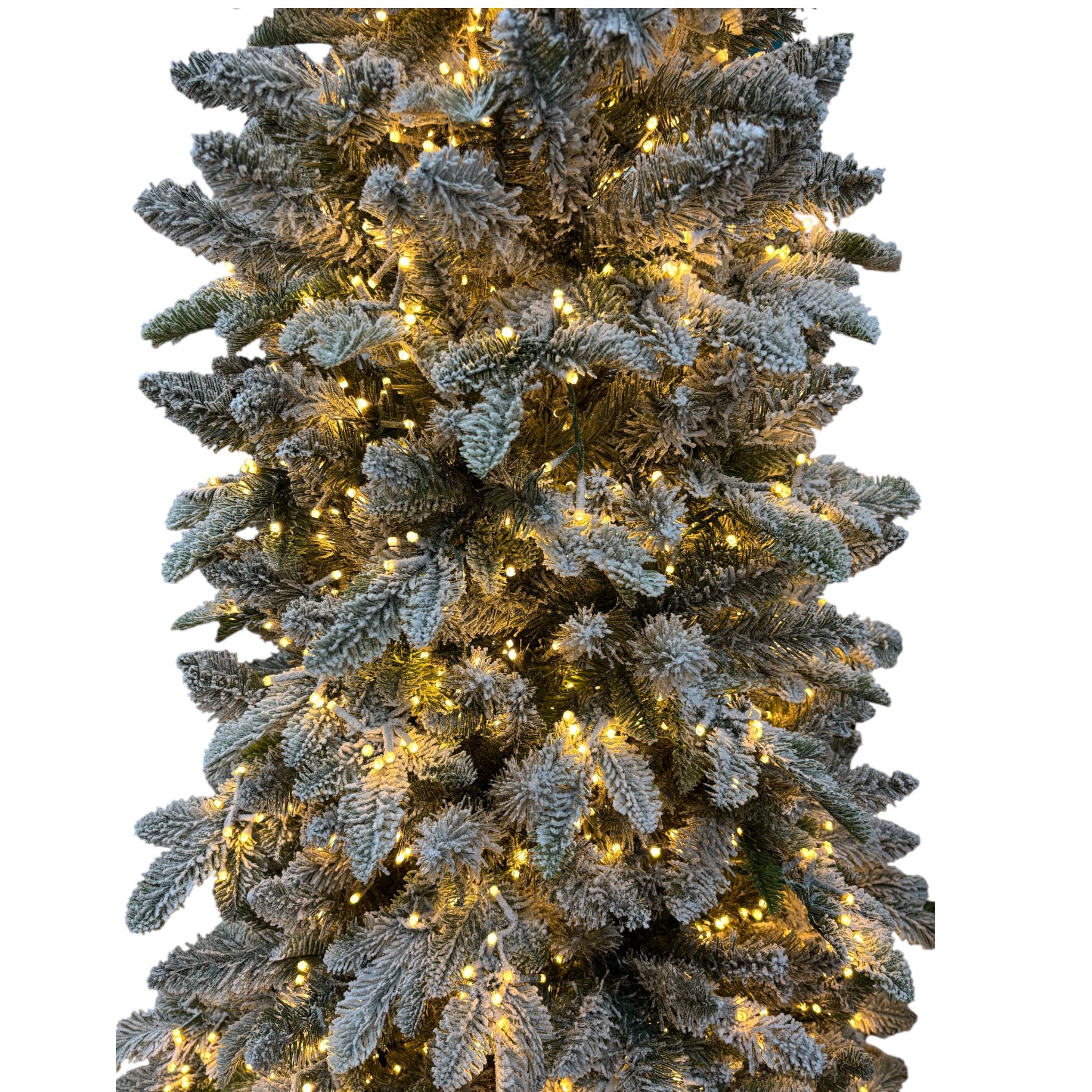 Albero di Natale Parco Floccato 240 h cm con 4700 LED a Luce Calda - Flora