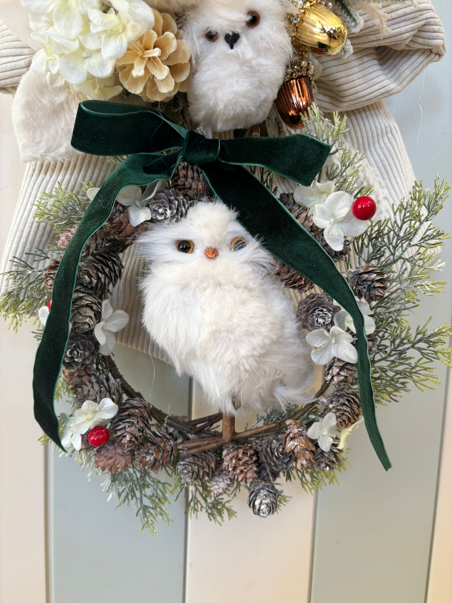 Fiocco Natalizio in Velluto Avorio con Civette e Decorazioni Artigianali - Madame Maison