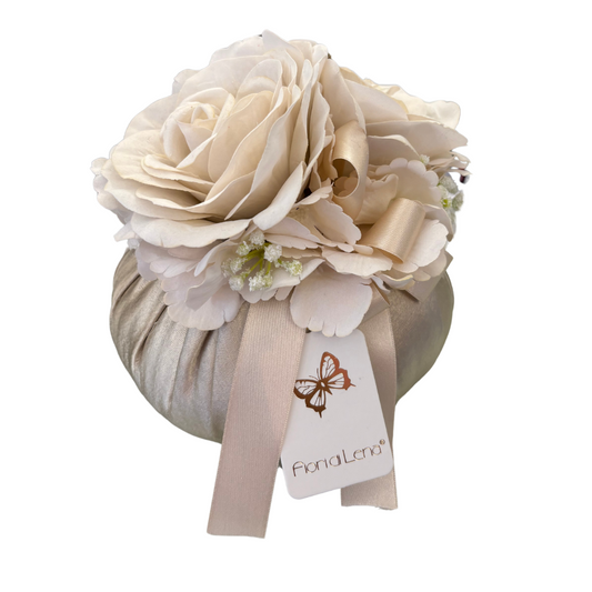 Pouf Artigianale con Due Rose