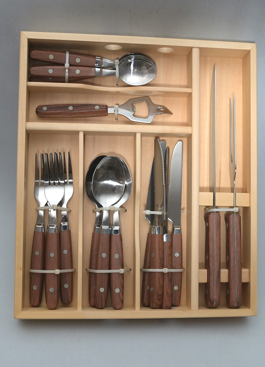 Set di Posate in Acciaio con Base in Legno