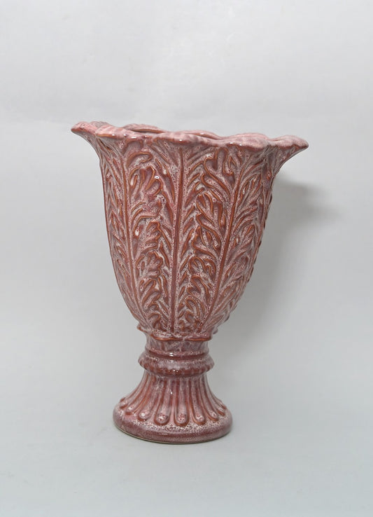 Vaso in Ceramica Rossa con Decorazione a Rilievo