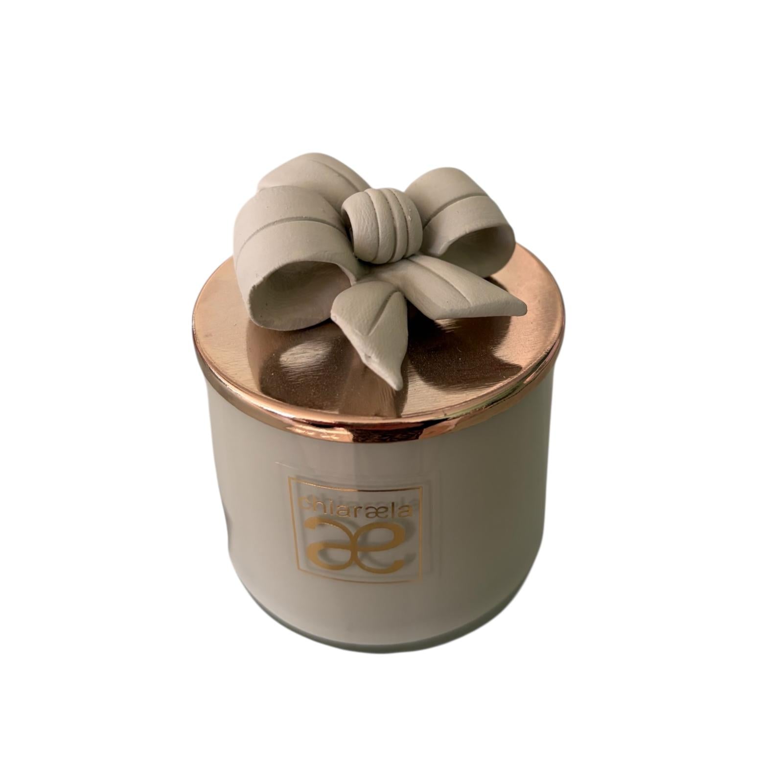 Candela Profumata in Barattolo di Vetro Colorato con Fiocco 7 cm - Chiaraela