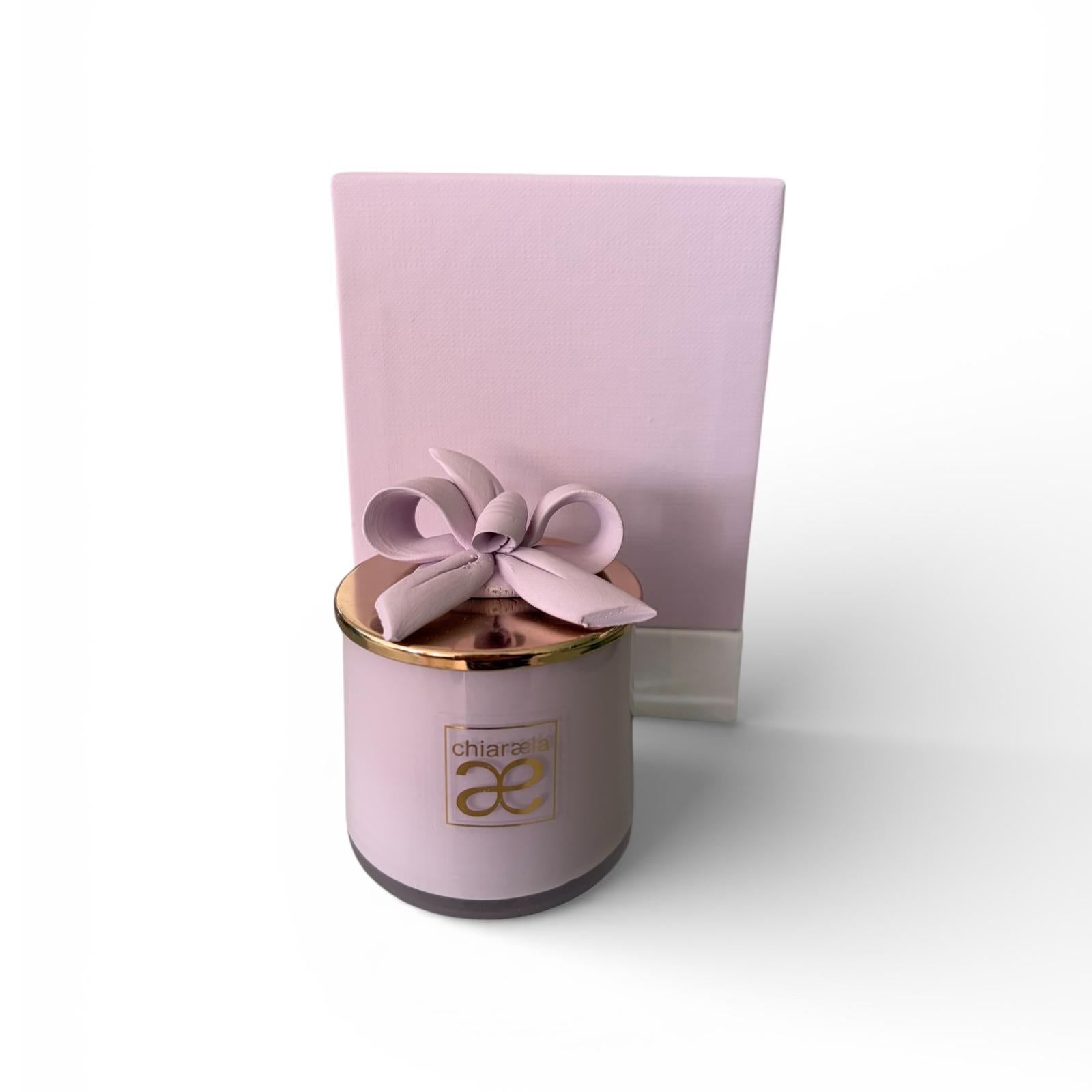Candela Profumata in Barattolo di Vetro Colorato con Fiocco 7 cm - Chiaraela