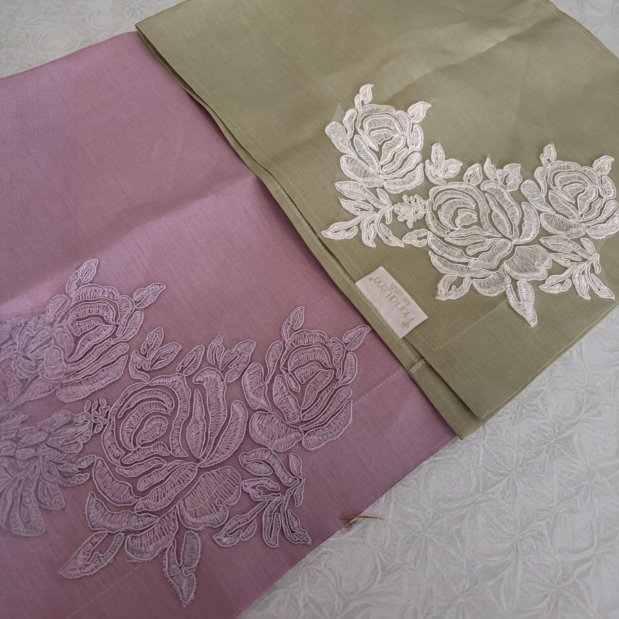 Runner in Lino con Ricamo 80x35 cm – Fiori di Lena